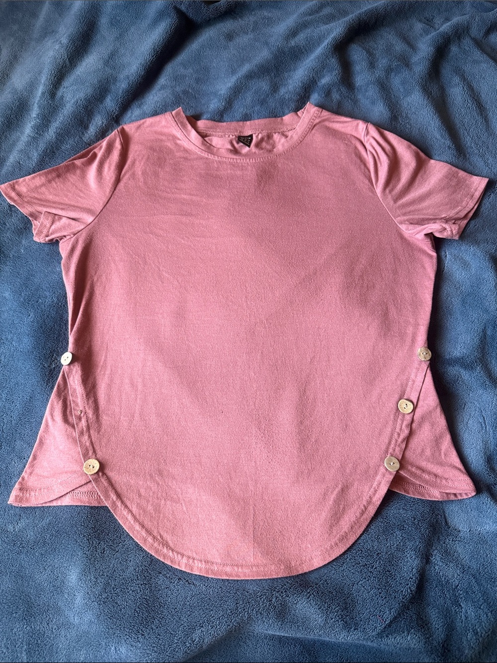 SHEIN Pink Short Sleeve Tee with Side Button Detail